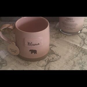 🐻🐻NWT Pink “MAMA BEAR” Mug🐻🐻